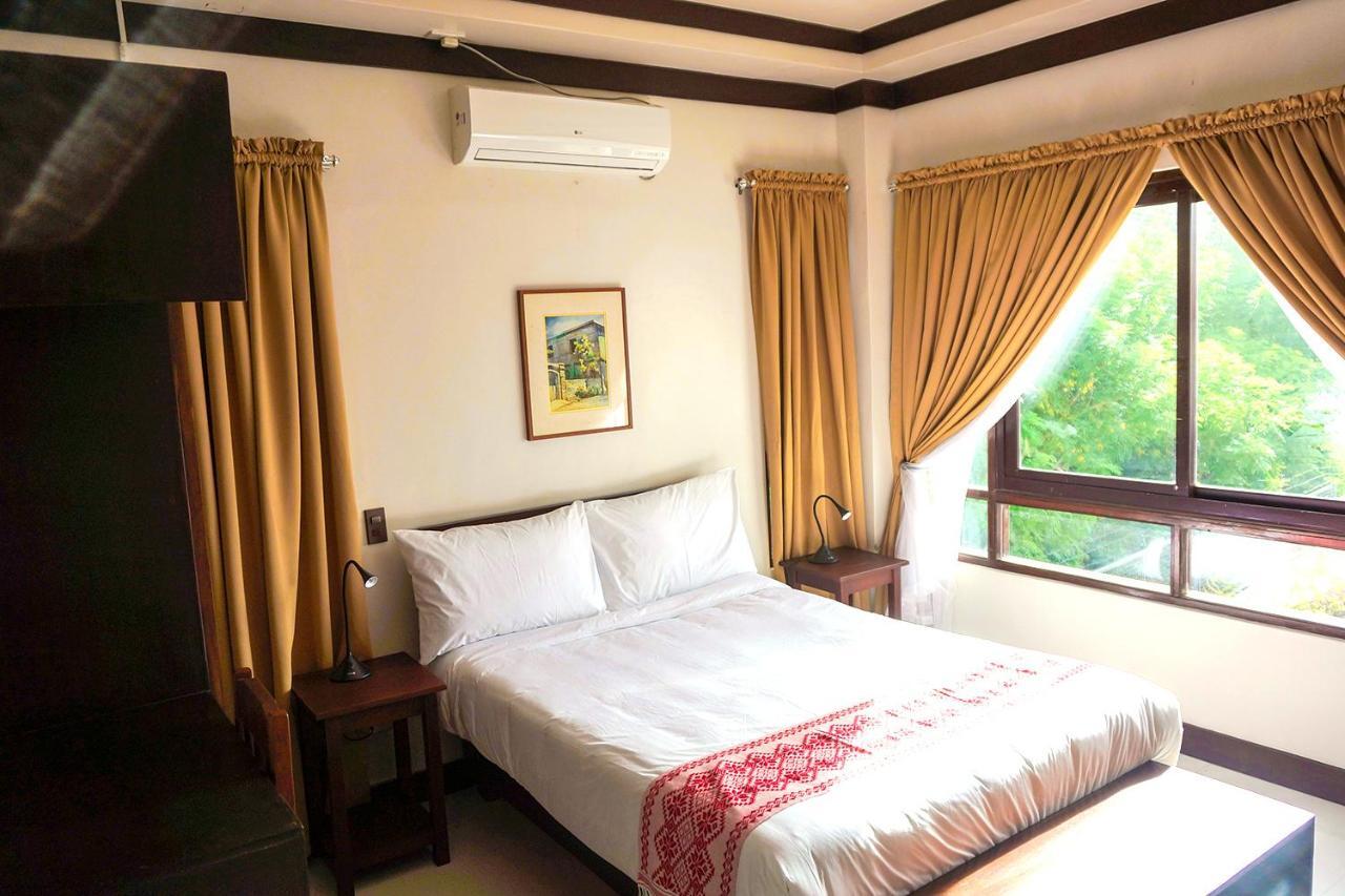 Veranda Hotel Paoay エクステリア 写真
