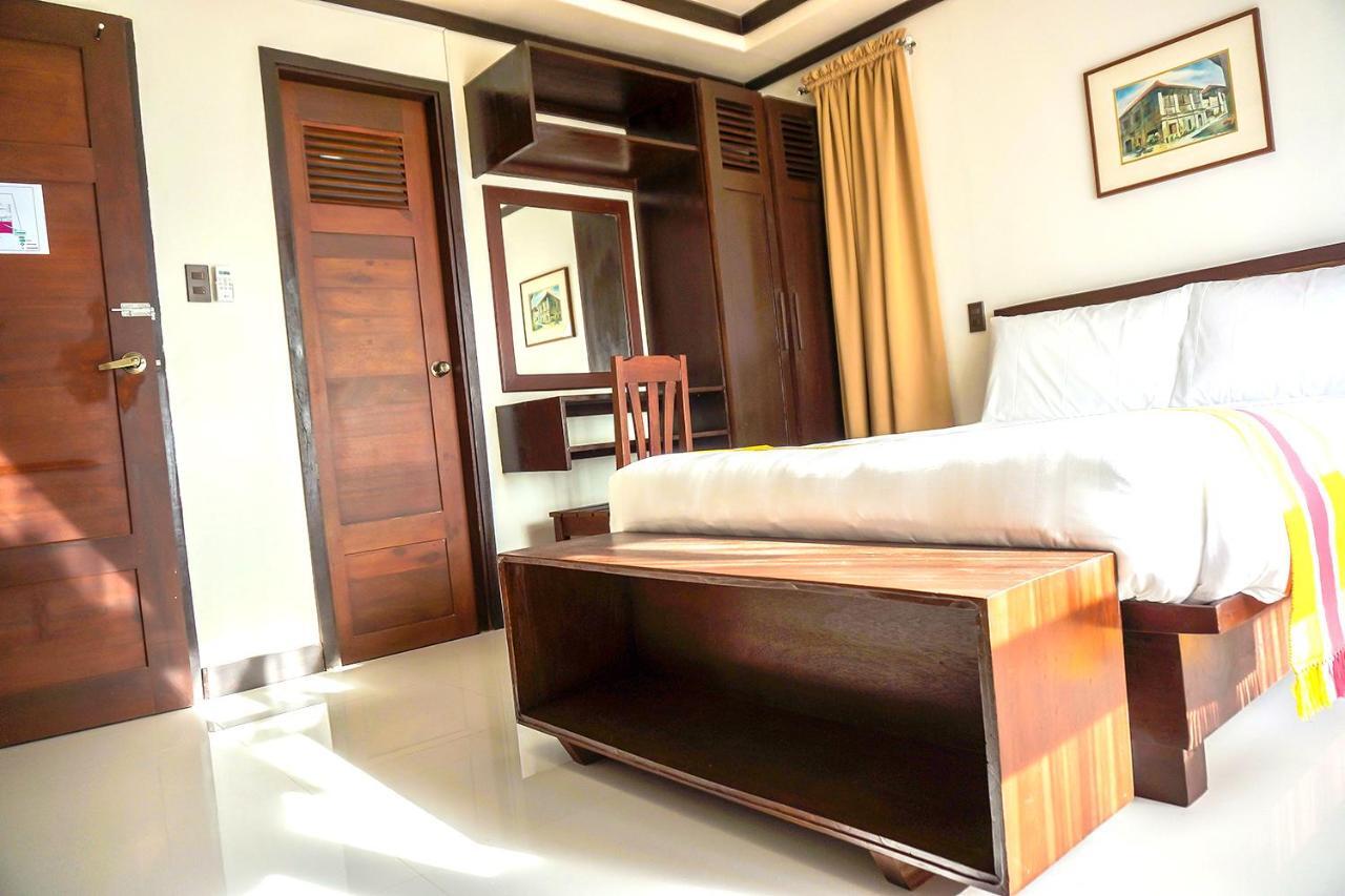 Veranda Hotel Paoay エクステリア 写真