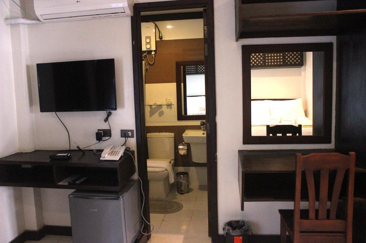 Veranda Hotel Paoay エクステリア 写真