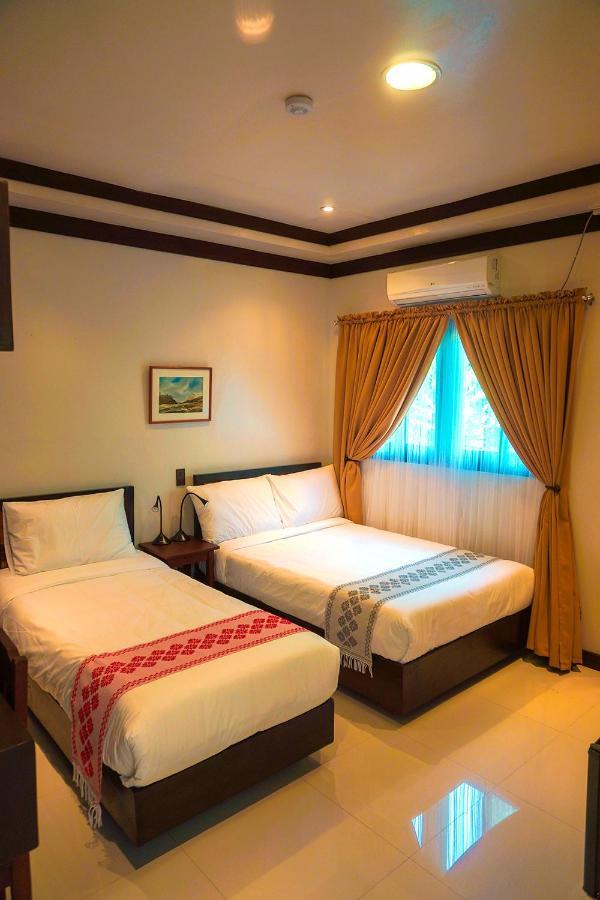 Veranda Hotel Paoay エクステリア 写真