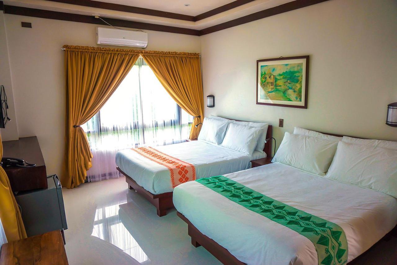 Veranda Hotel Paoay エクステリア 写真